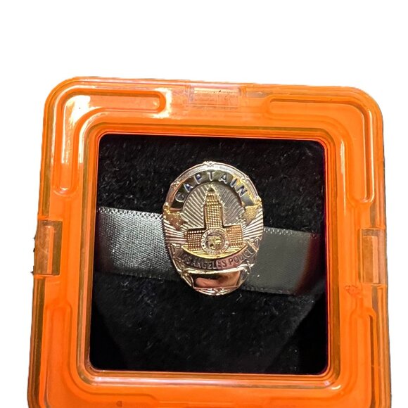🛑 LOS ANGELES POLICE Captain ➕🆒 BROOCH Jewelry PIN LAPEL Display 💸BUY NOW‼️ - Picture 9 of 16